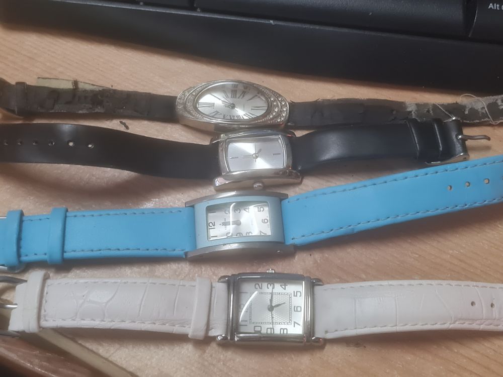 Lot 102: Watch lot