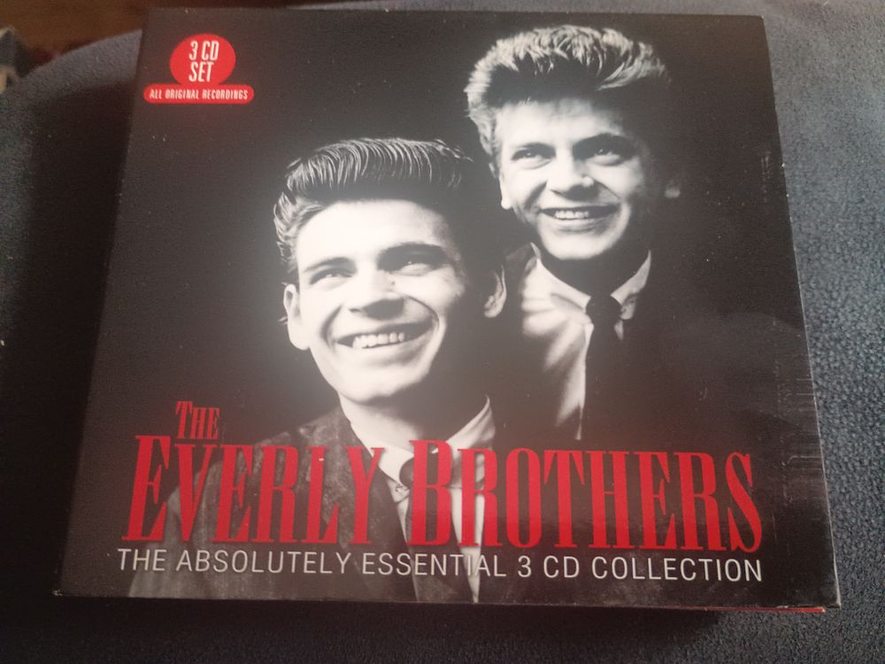 Lot 113: The everlybrothers collection