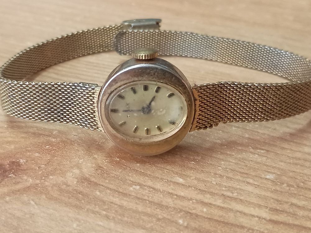 Lot 165: Vintage Timex watch