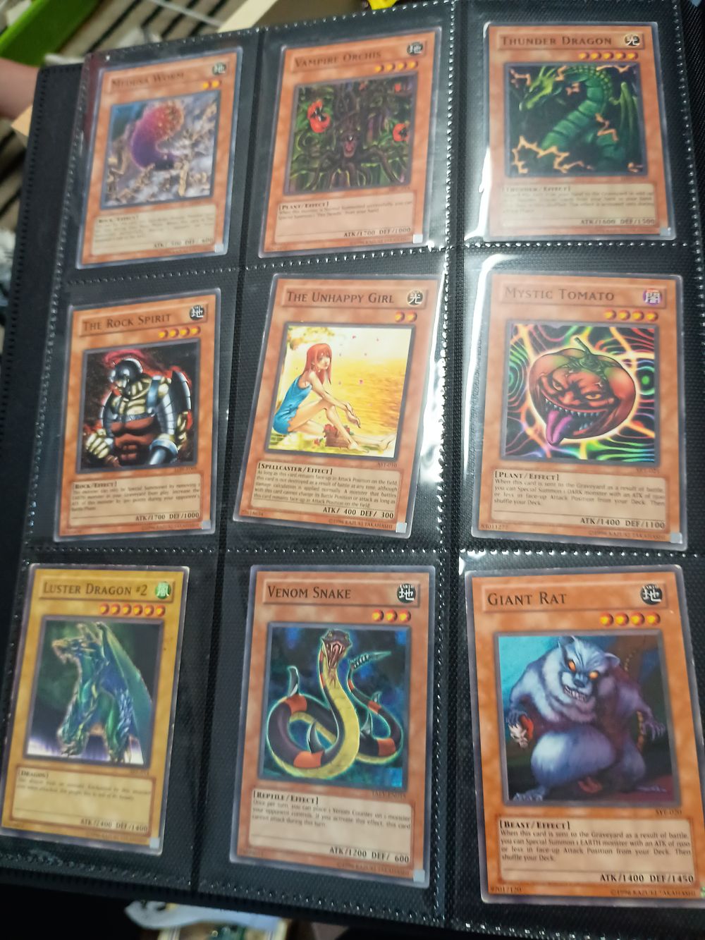 Lot 203: Bundle of yo gioh cards