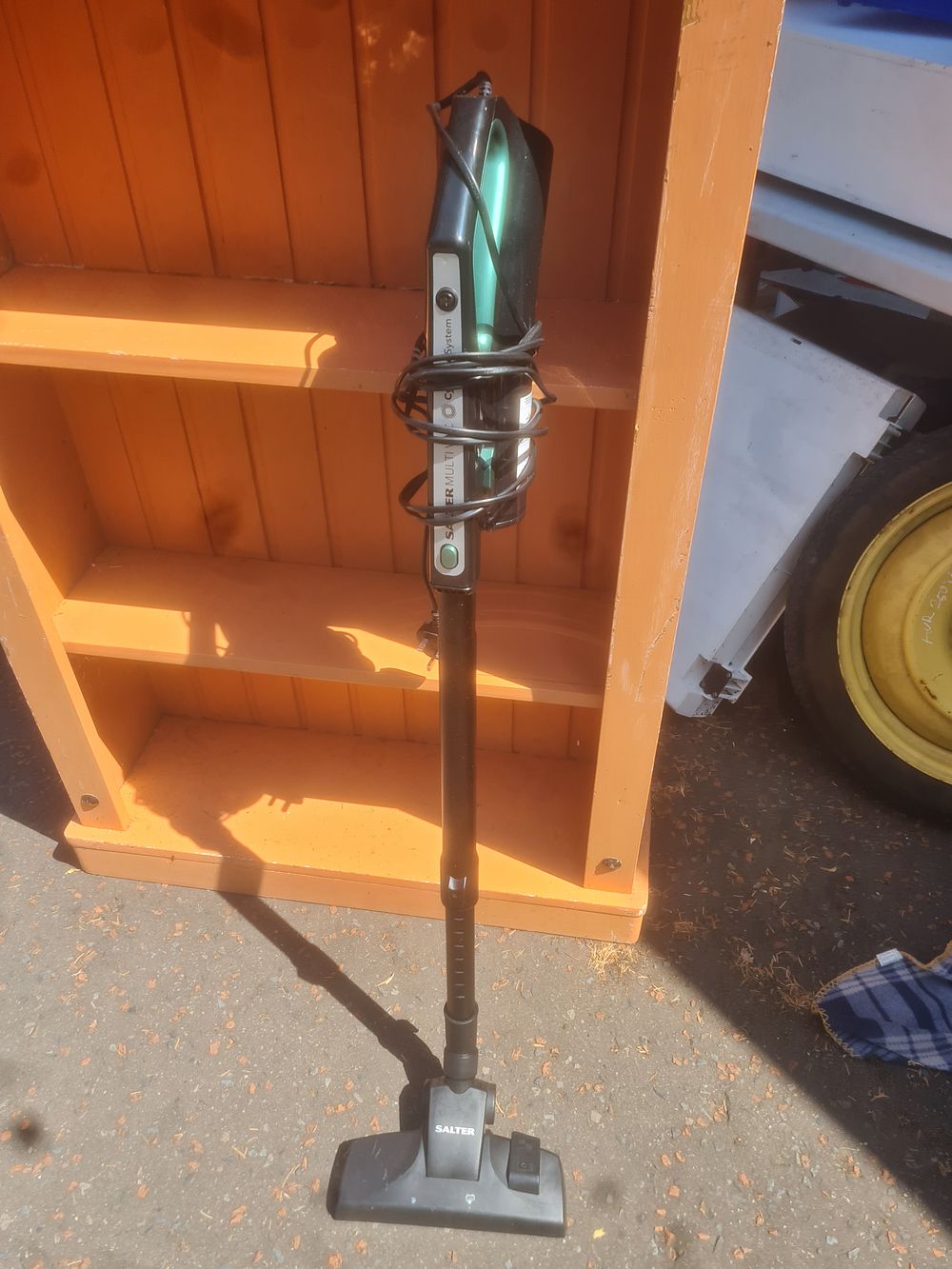 Lot 8b: Hoover working