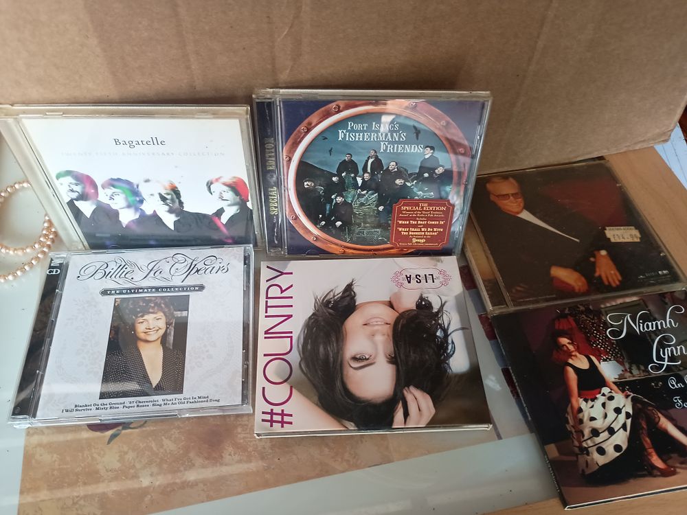 Lot 85: Cd music lot