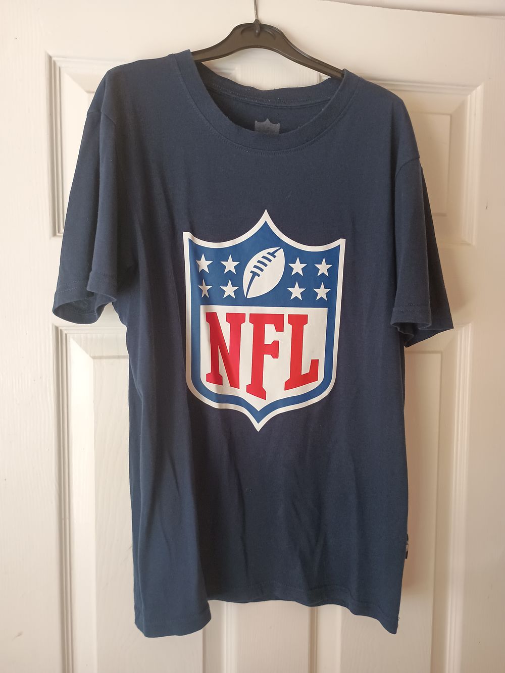 Lot 150: NFL Graphic T-shirt Small