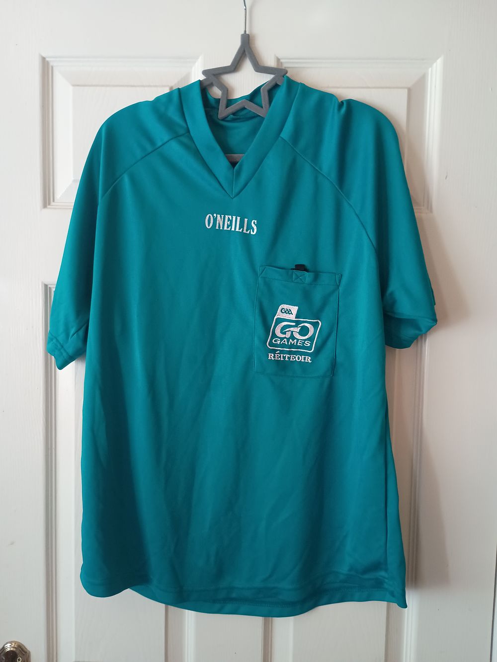 Lot 171: Gaa O'Neills Referee Jersey Medium