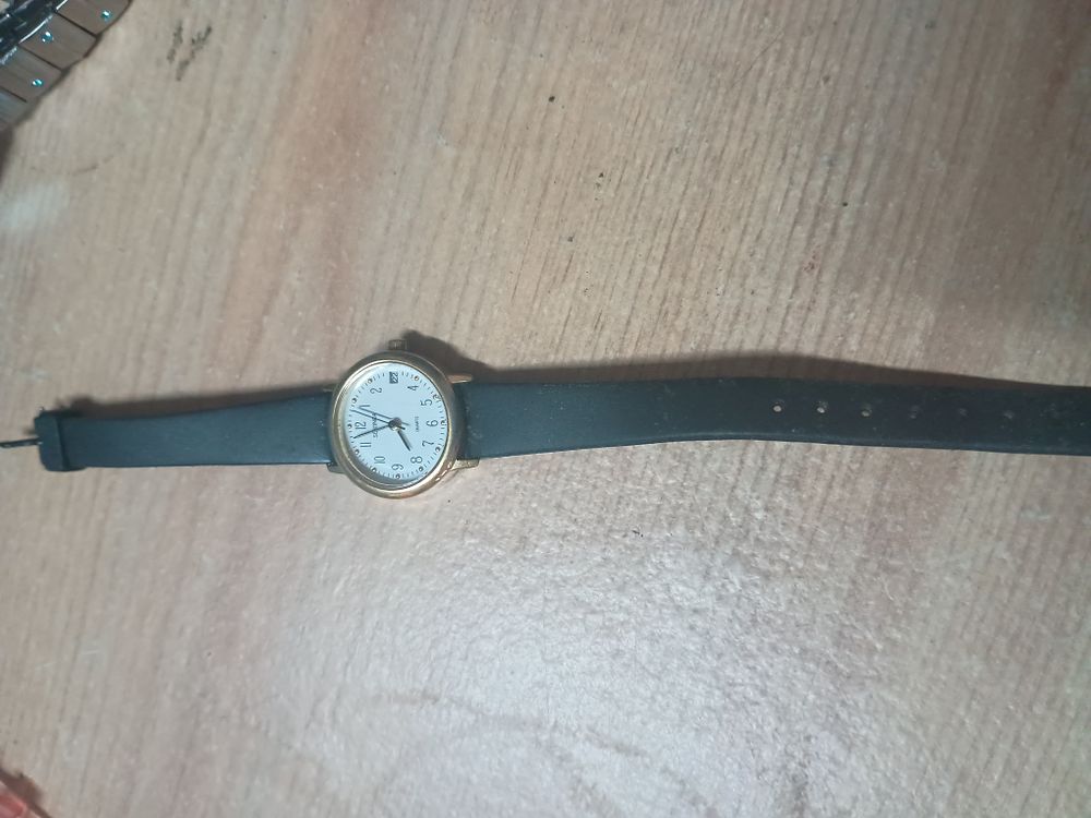 Lot 187: Sekonda watch