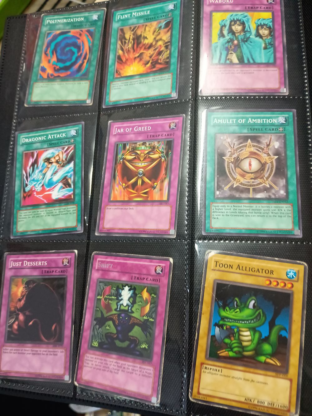 Lot 244: Bundle of yo gioh cards