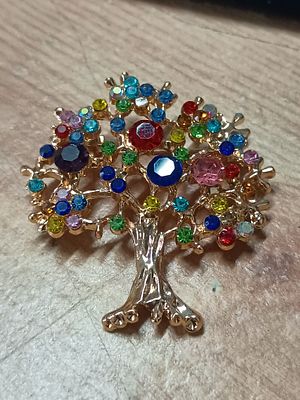 Large flower broach