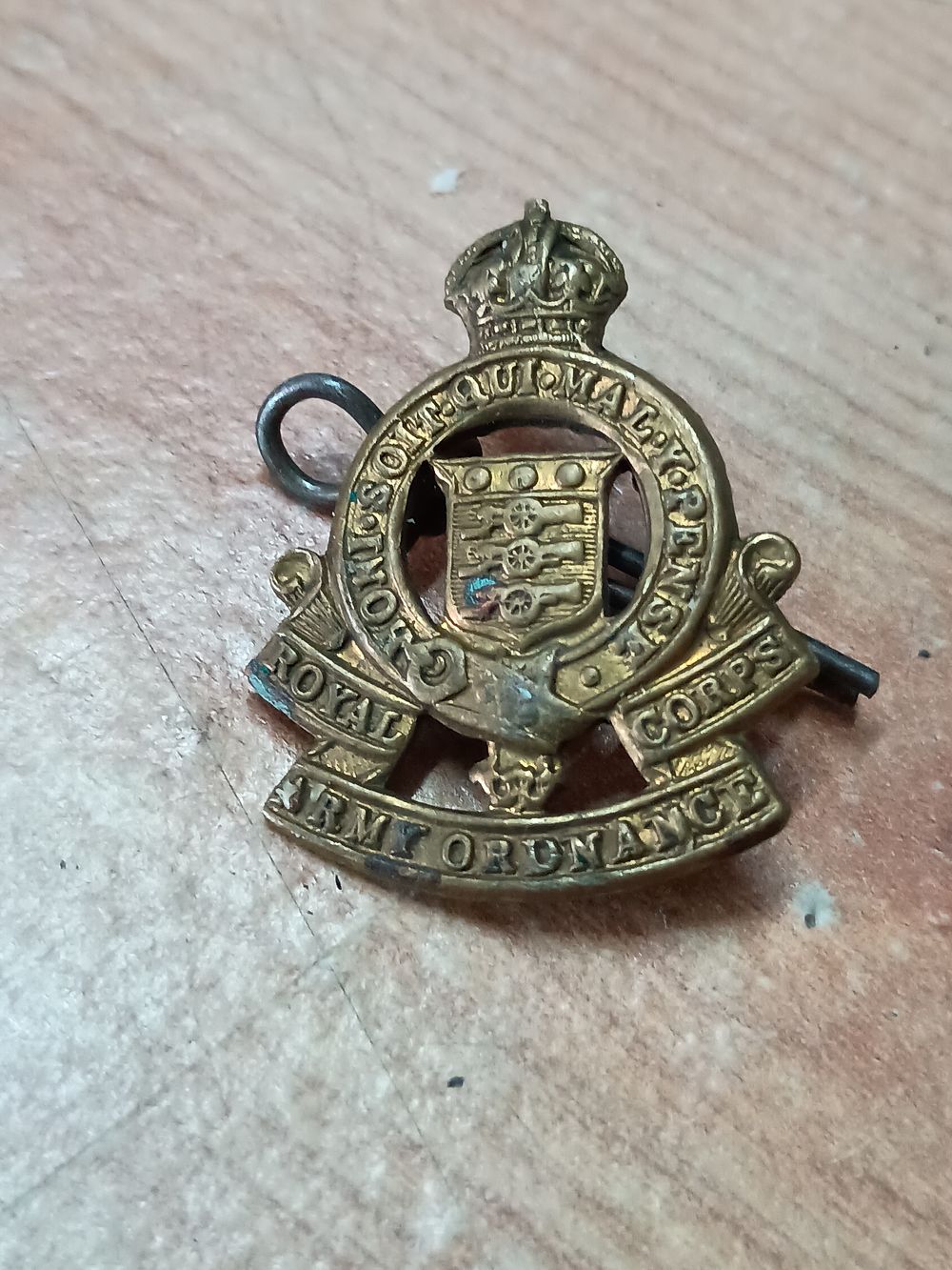 Lot 200a: Police /military badge