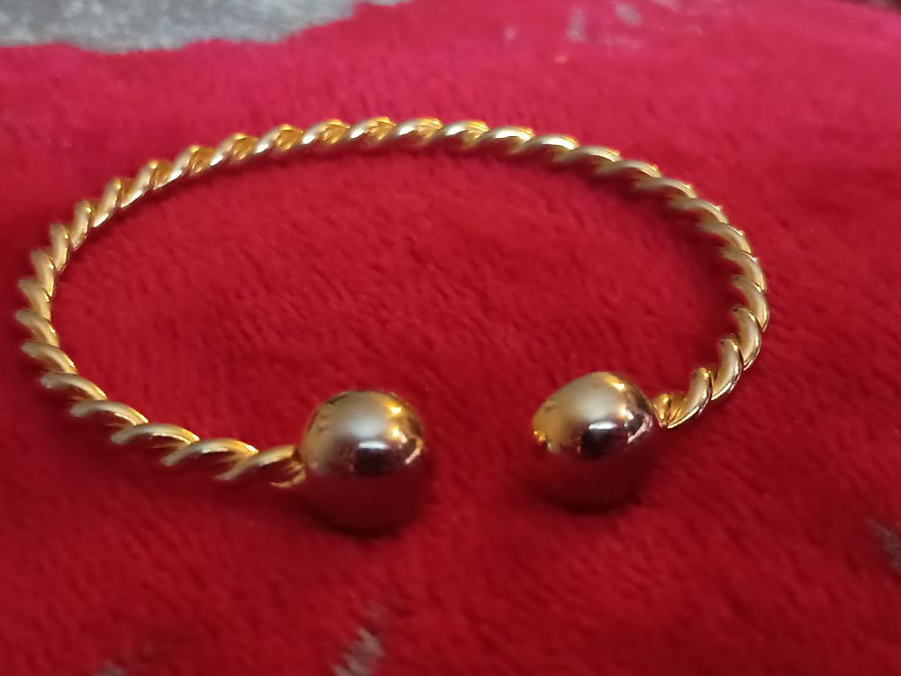 Lot 50a: Torque bangle