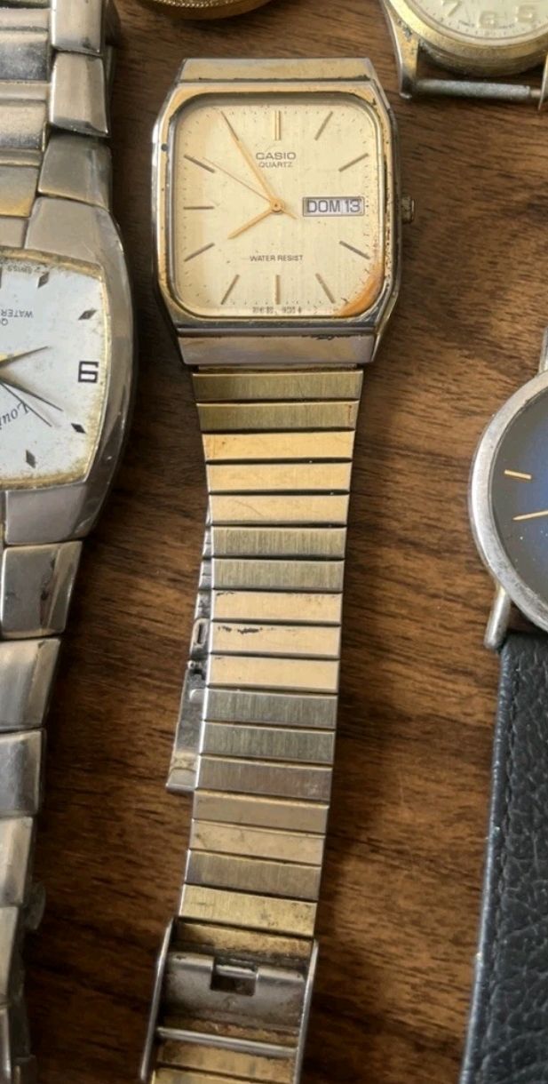 Lot 53: Vintage casio watch