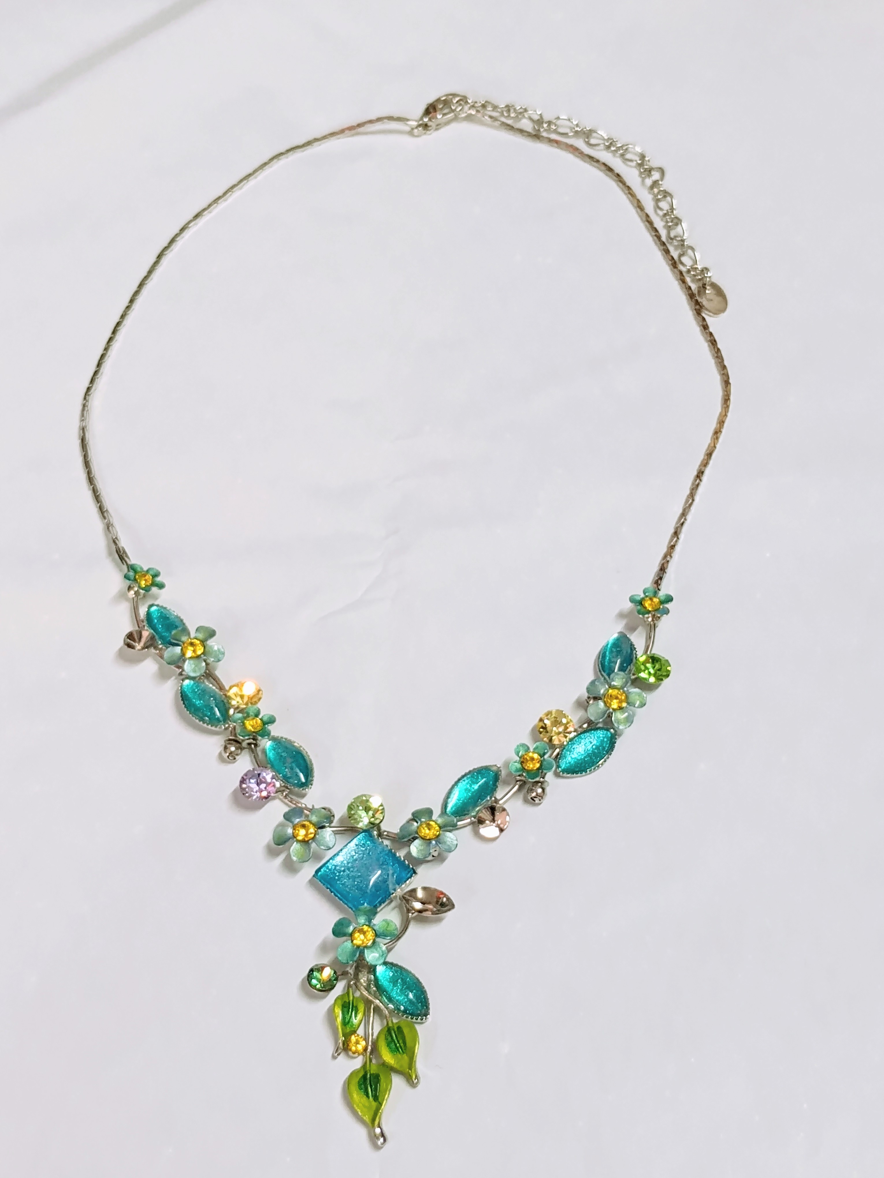 Ladies Y Shape Floral Drop Necklace
