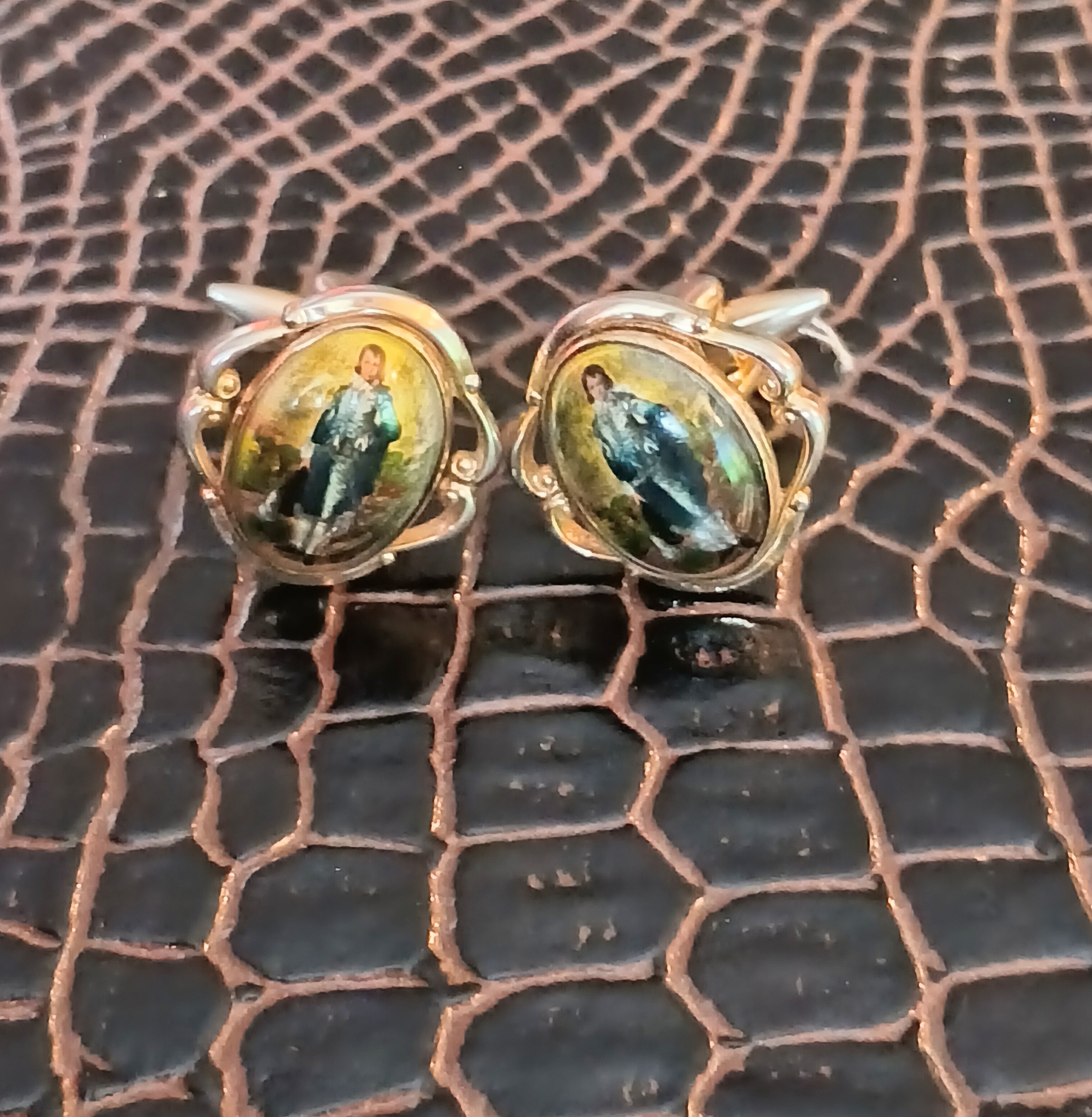 Beautiful Vintage Gilted Cufflinks