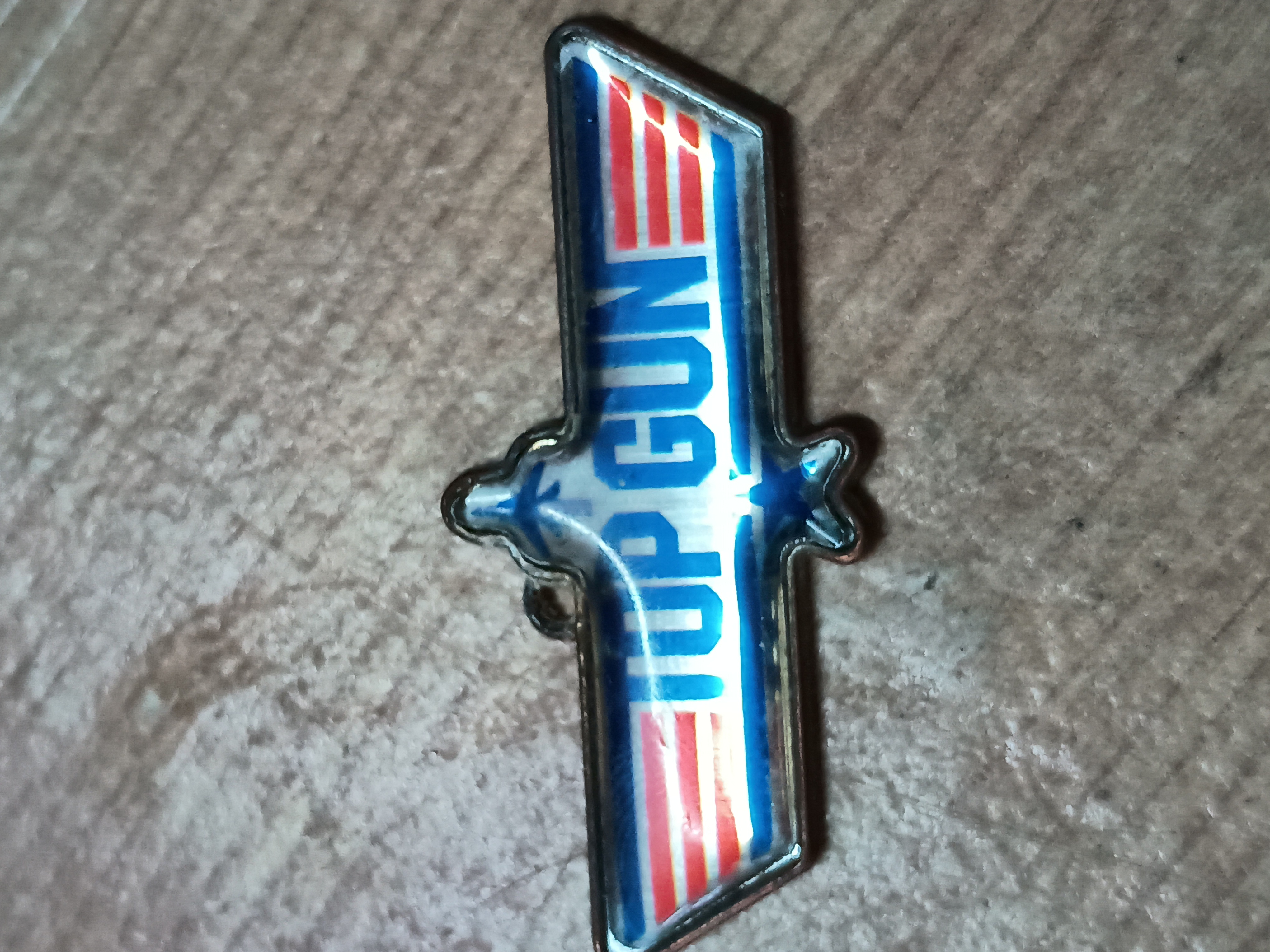 Top gun pendant