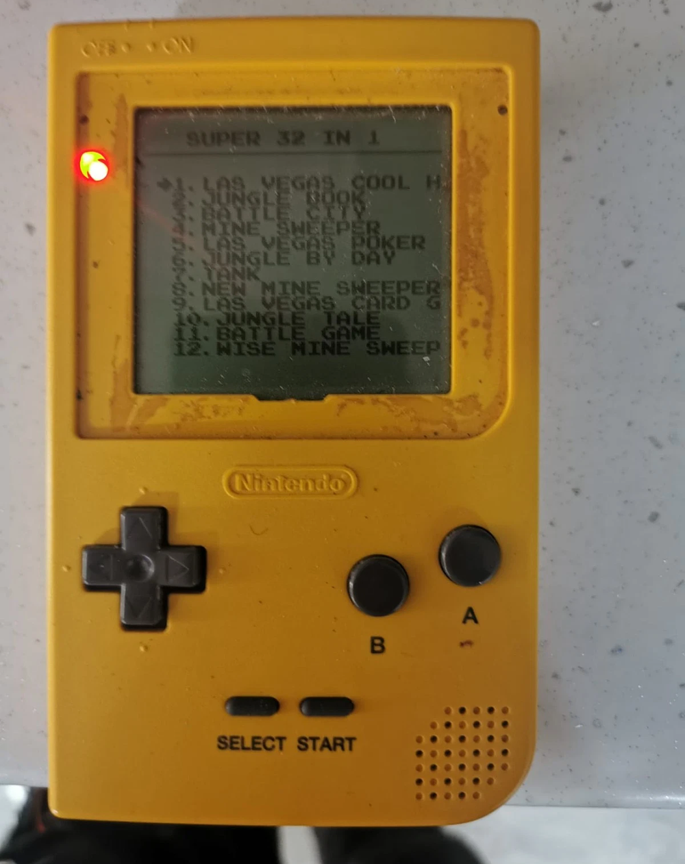 Lot 101: Gameboy yellow original working