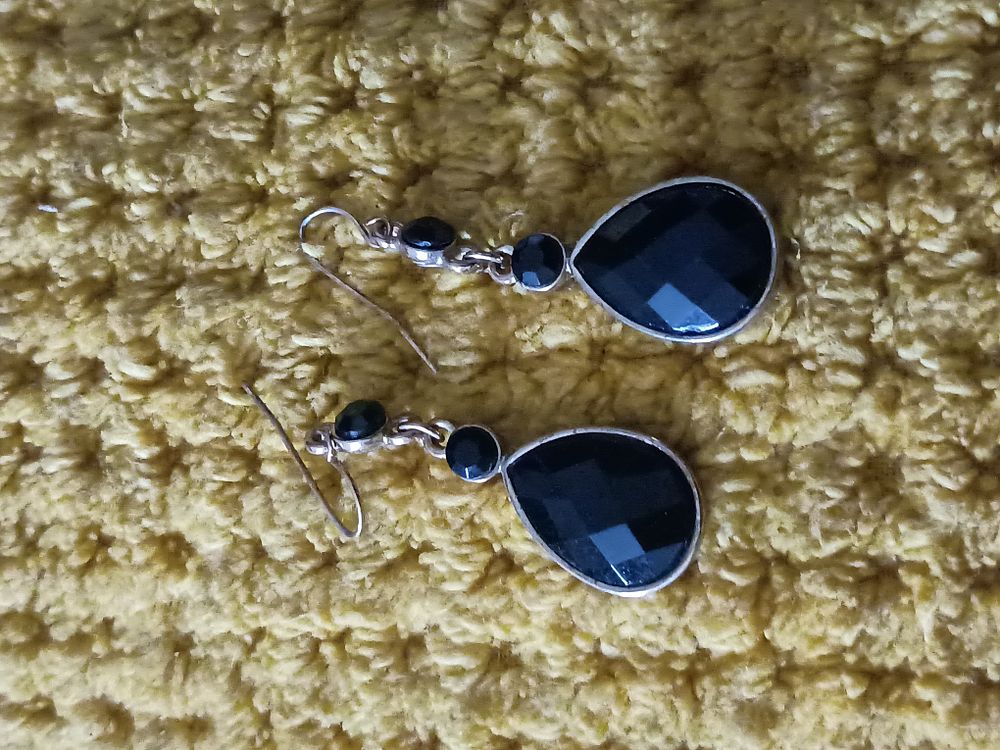 Lot 117: Large earings