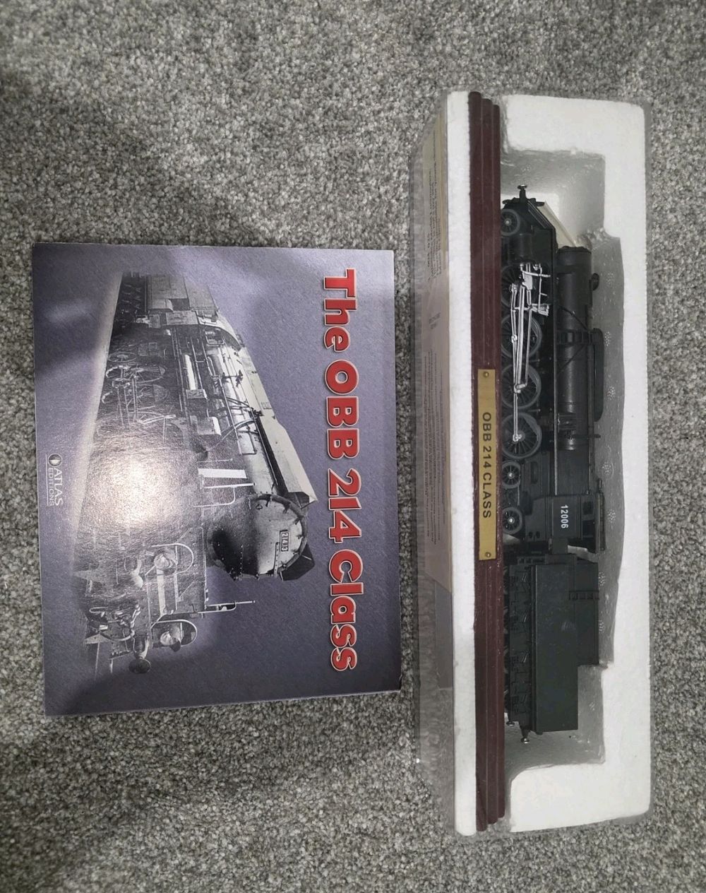 Lot 139: Boxed train model  Description