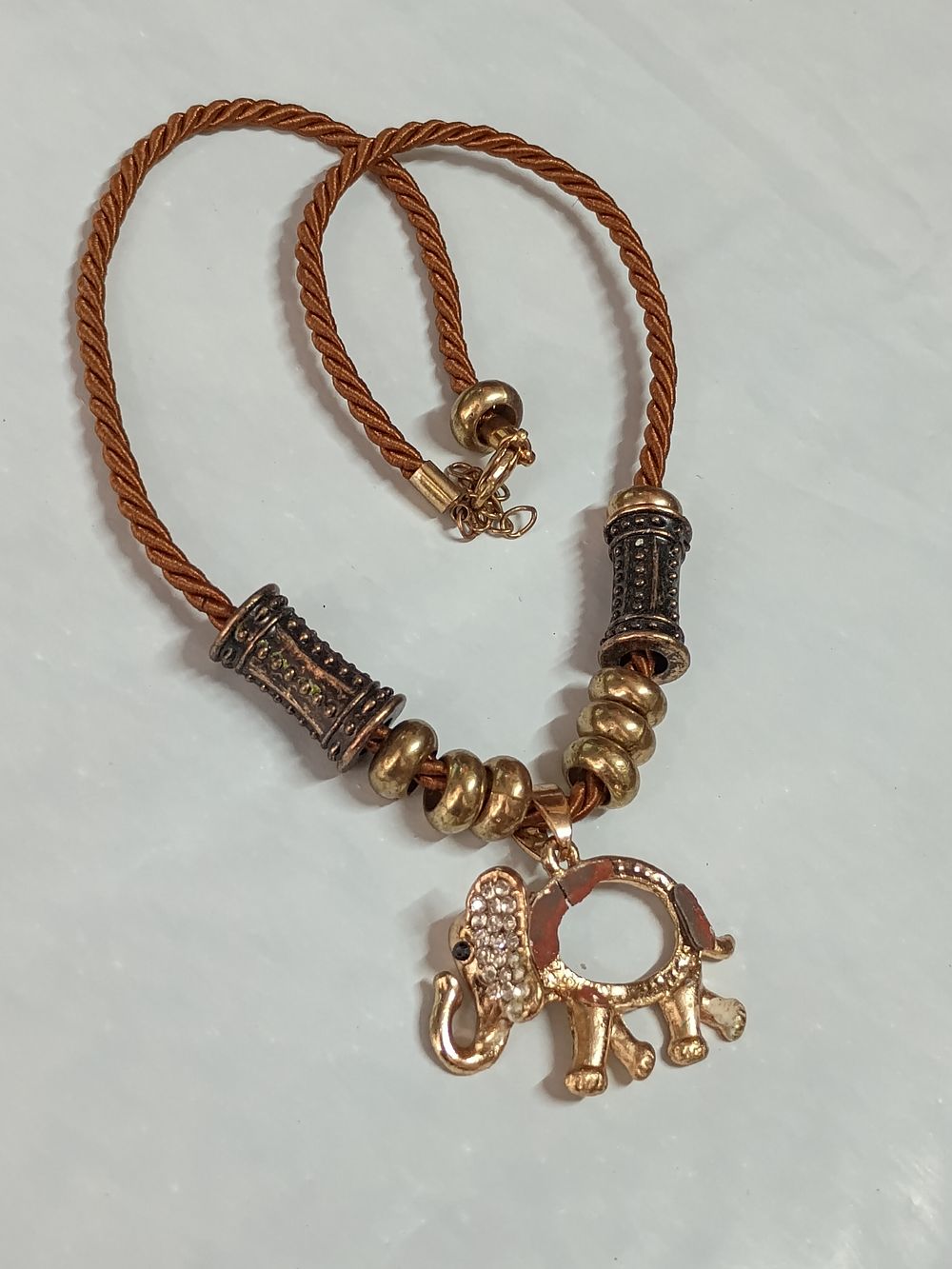 Lot 170: Beautiful Diamante Elephant Pendant Necklace