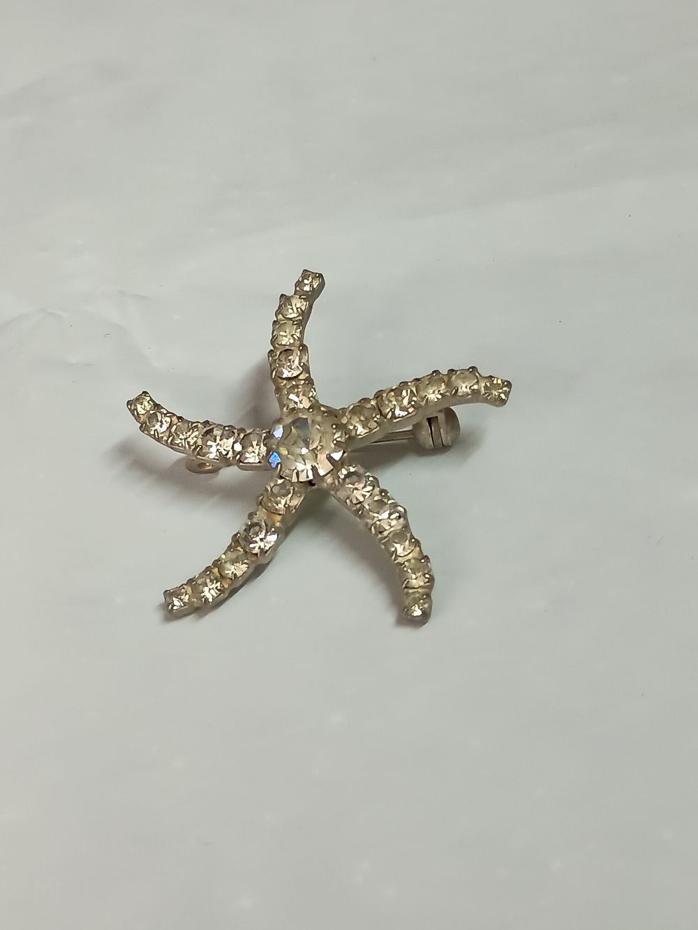 Lot 185: Diamante Starfish Broach