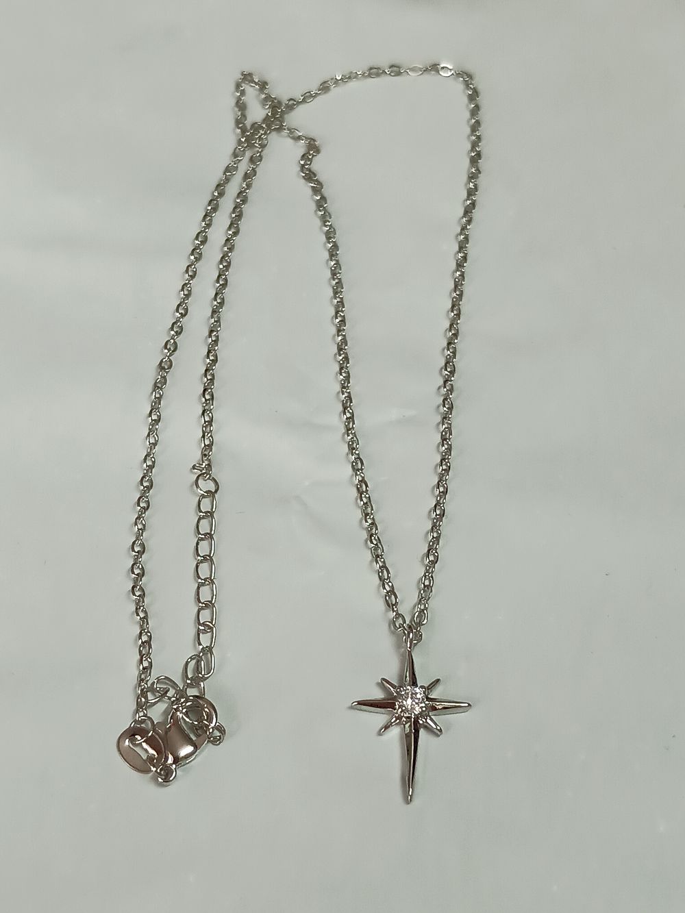 Lot 214: Beautiful Fine Chain with Pendant