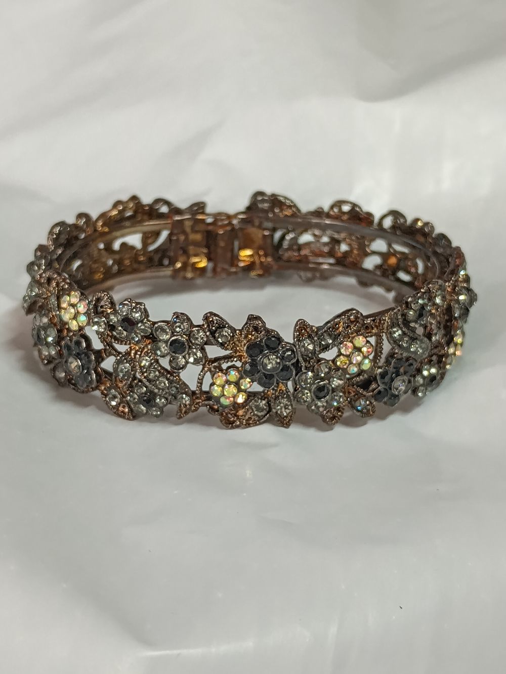 Lot 218: Ladies Vintage Diamante Bracelet