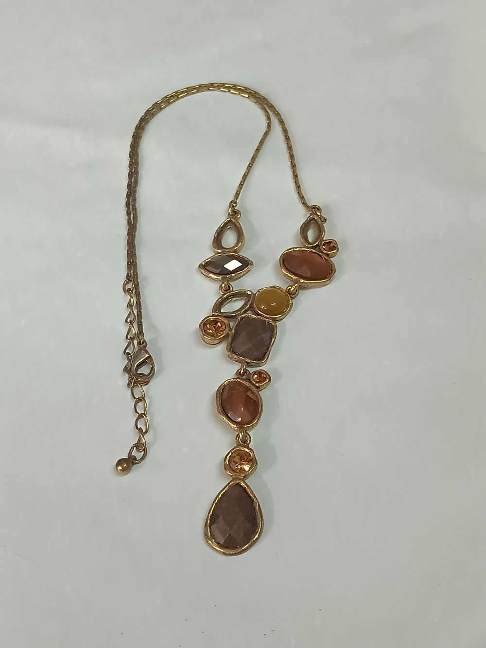 Lot 232: Ladies Vintage Necklace