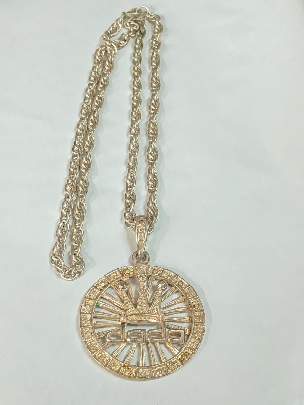 Lot 233: Mens Heavy solid Pendant & Chunky Chain