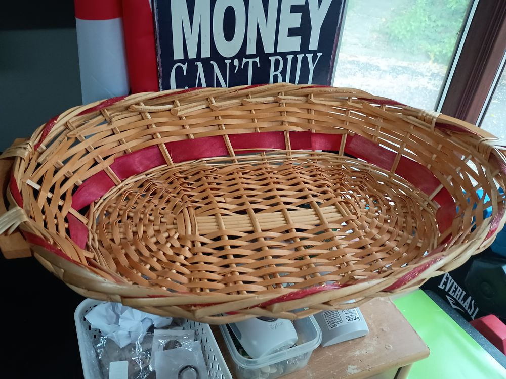Lot 346: Large wicker basket