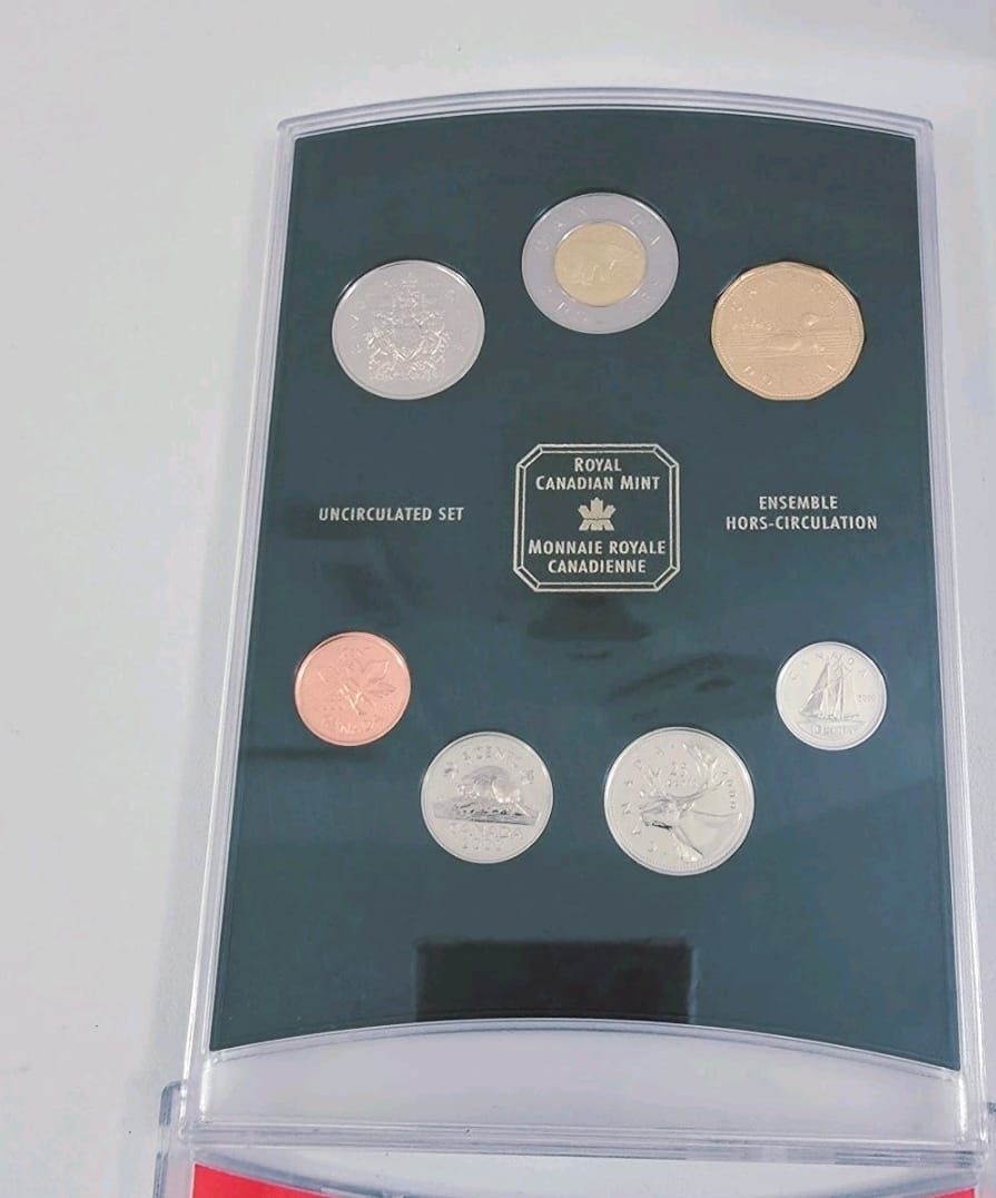 Lot 241: Cased coin set