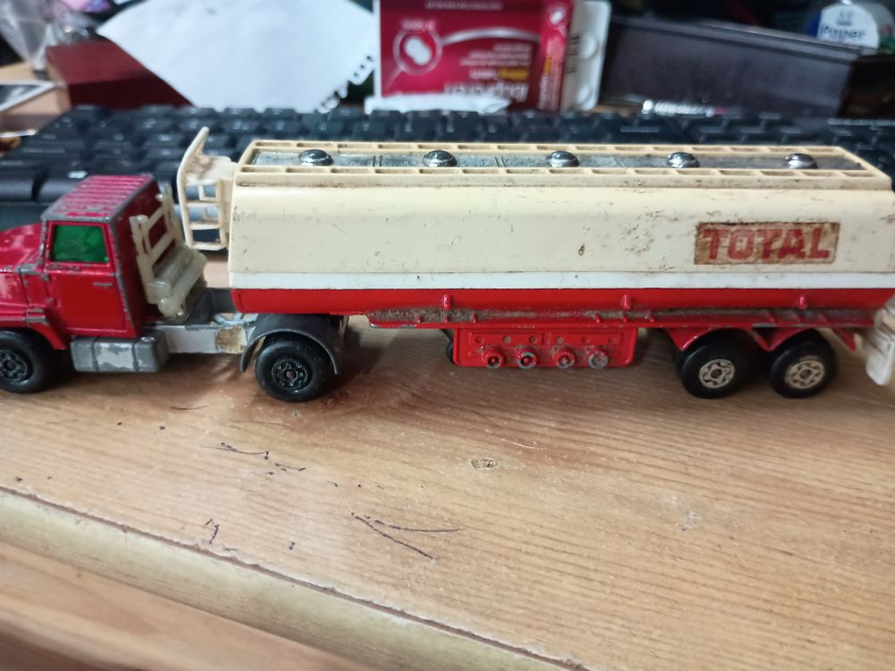 Lot 322: Model lorry