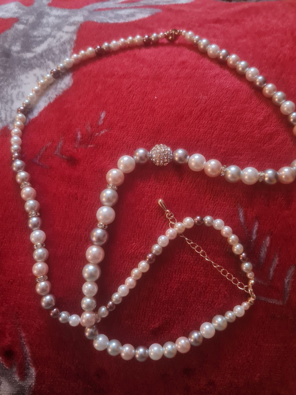 Lot 82: Large beaded chain