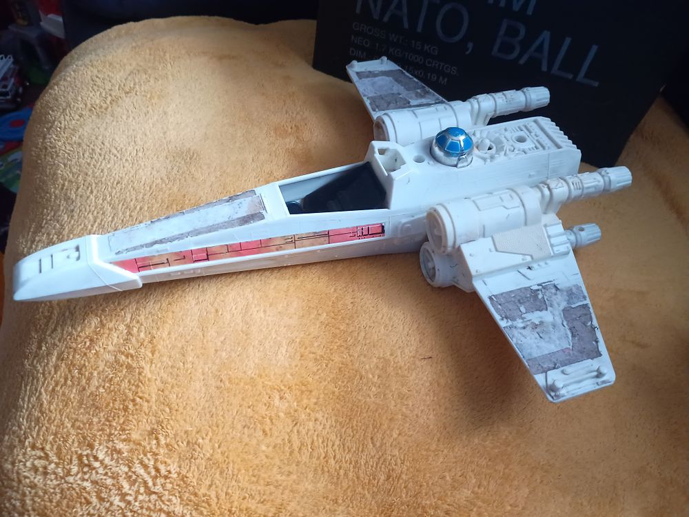 Lot 118: Vintage large star wars ship