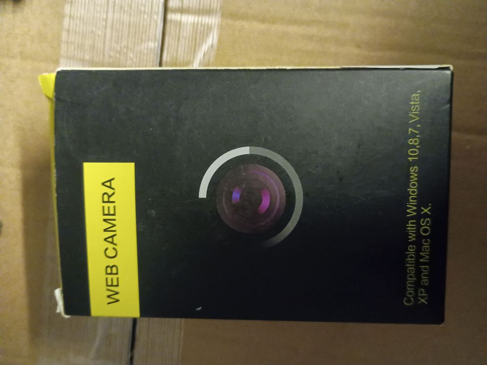Lot 119: Boxed web camera