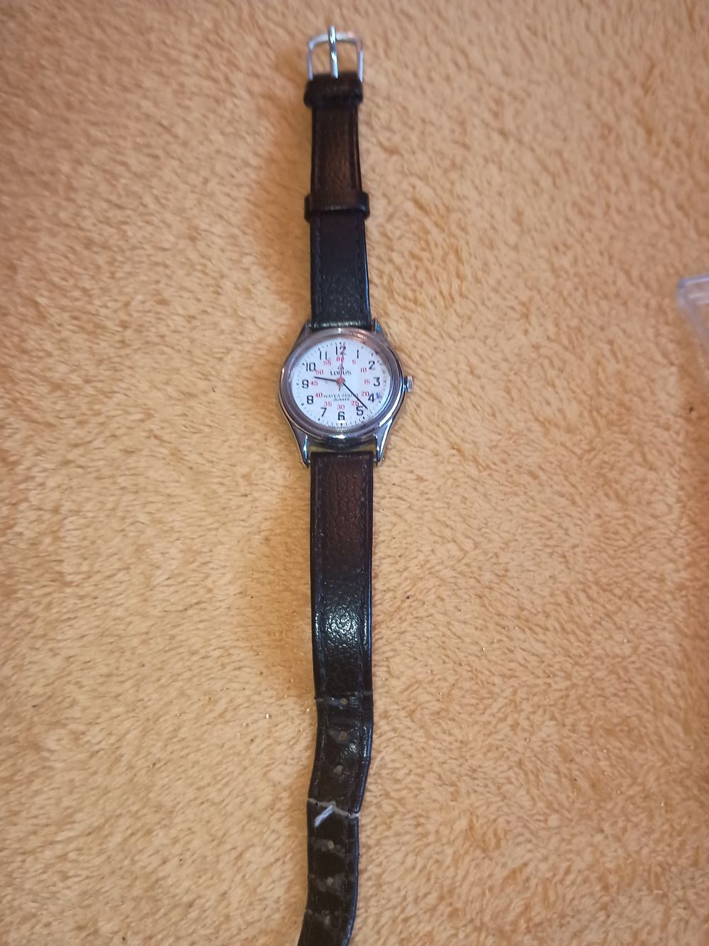 Lot 128: Vintage lorus watch