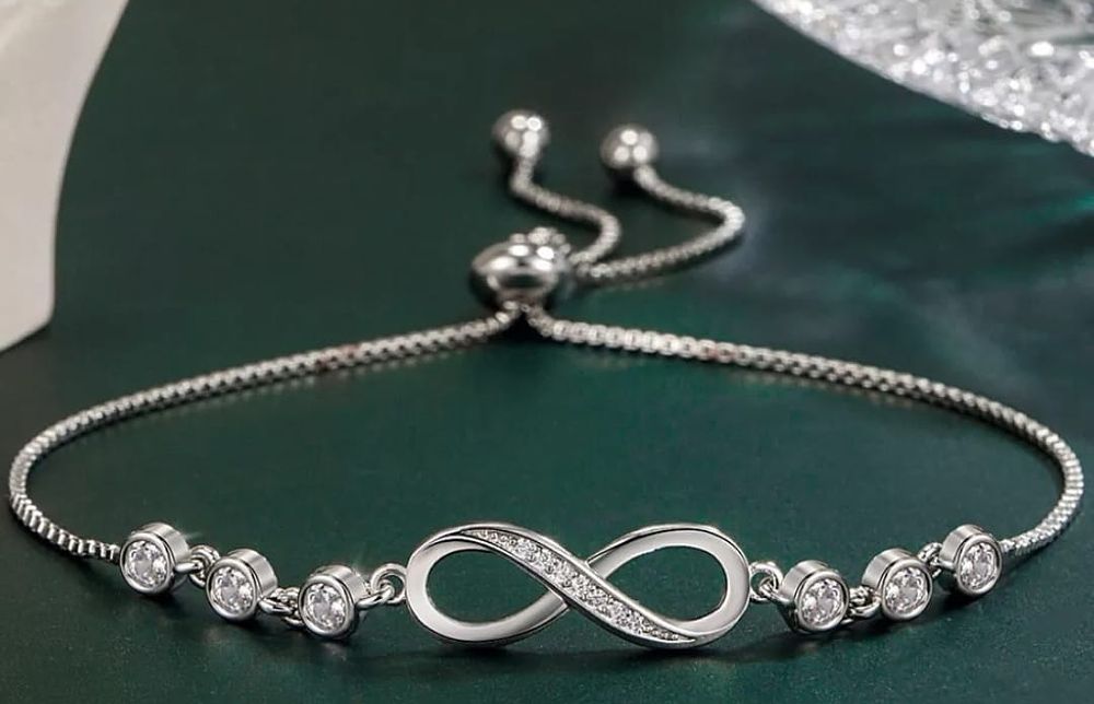 Lot 143: S925 bangle