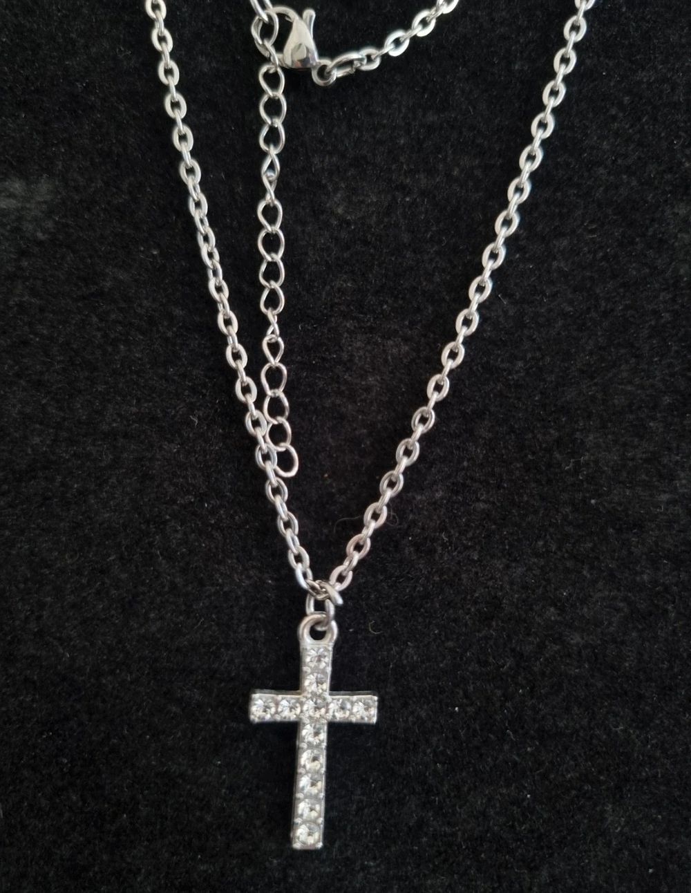 Lot 147: Religious chain