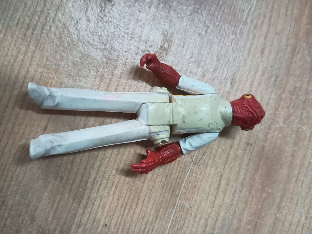 Lot 173: Vintage star wars 1980s figure