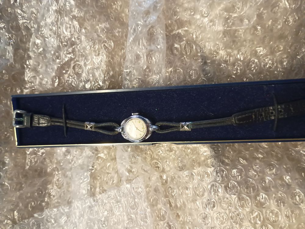 Lot 176: Vintage ladies watch