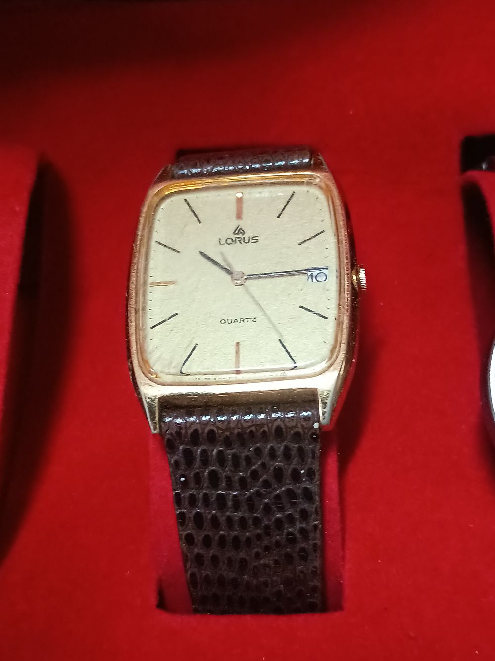 Lot 222: Vintage lorus watch