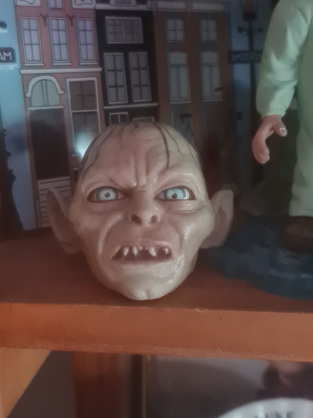 Lot 265: Lord of the rings head bust