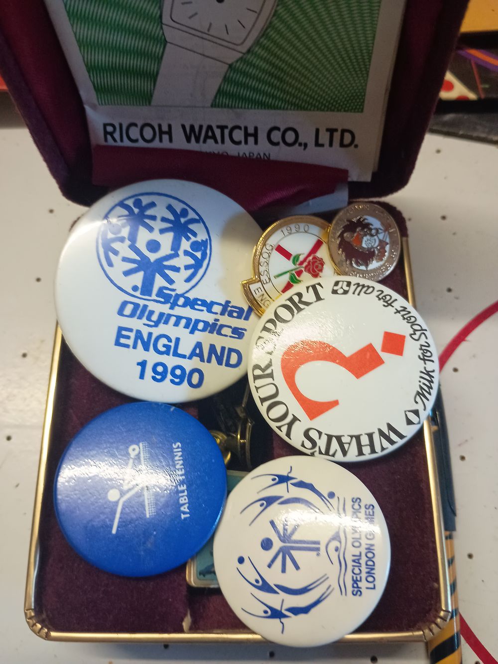 Lot 235: Vintage badge lot
