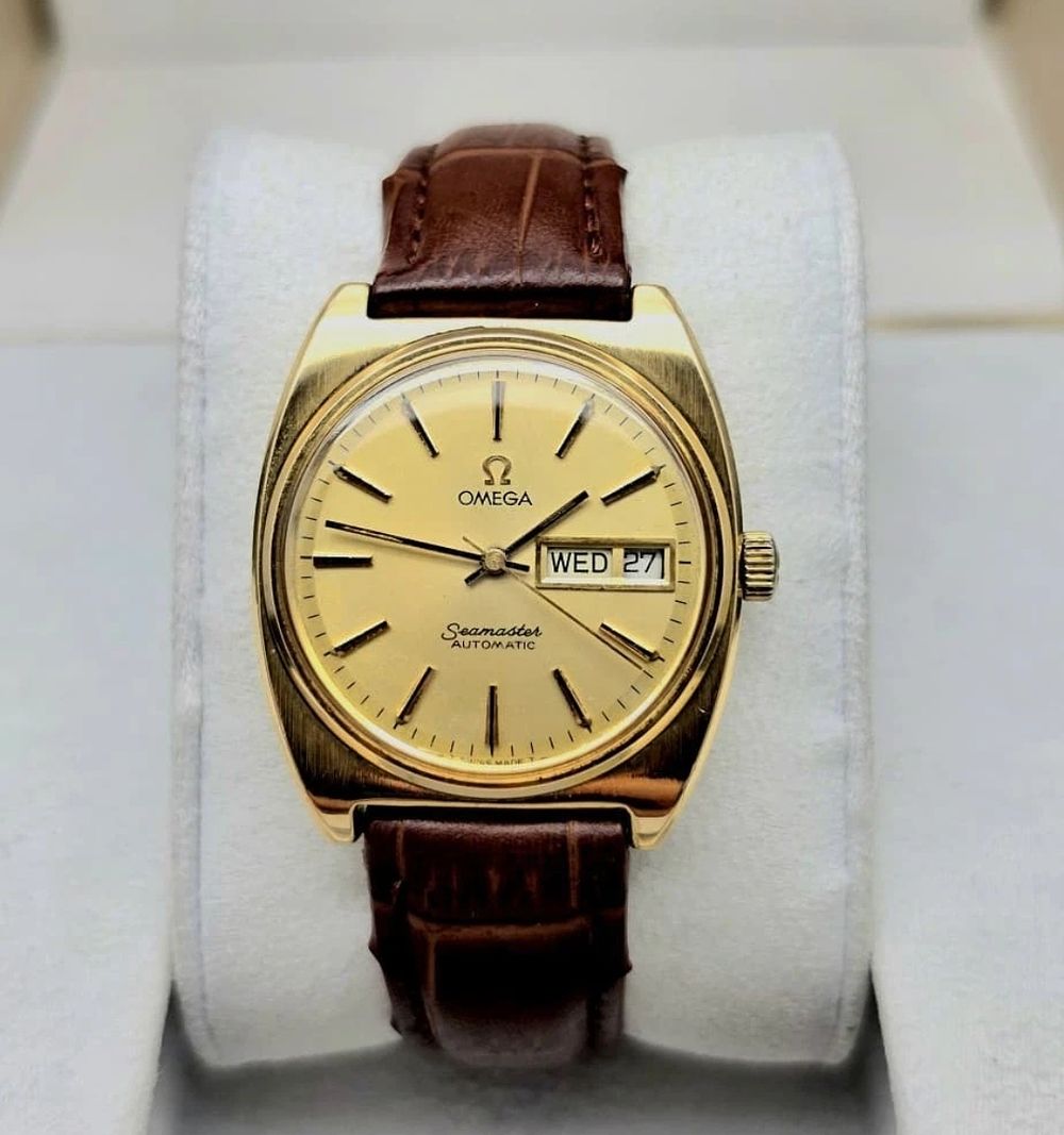Lot 278: Omega seamaster watch pwo