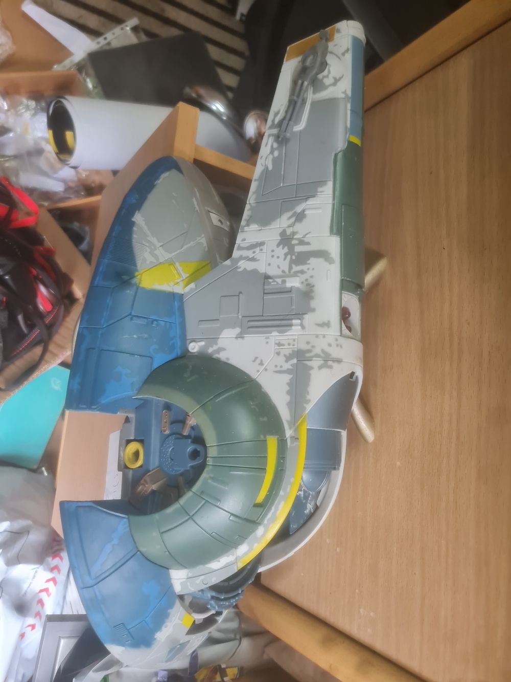 Lot 295: Star wars ship