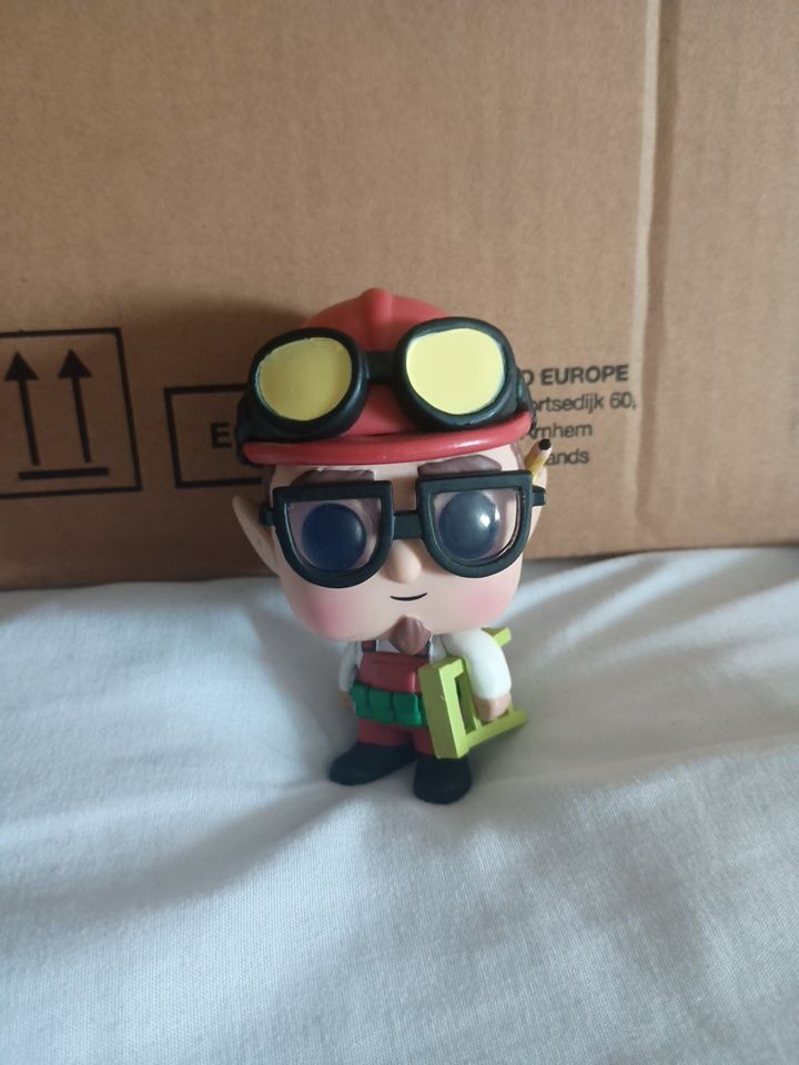 Lot 316: Funko pop
