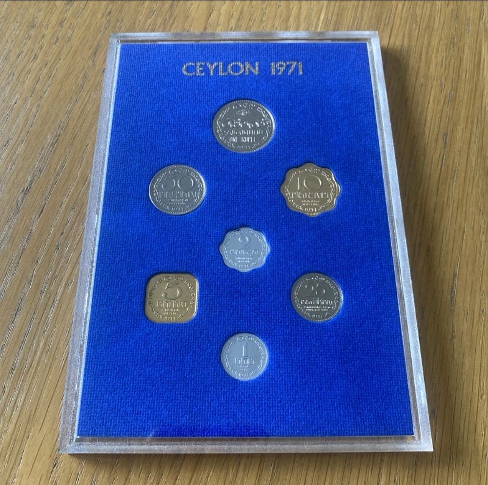 Lot 338: Cased coin set