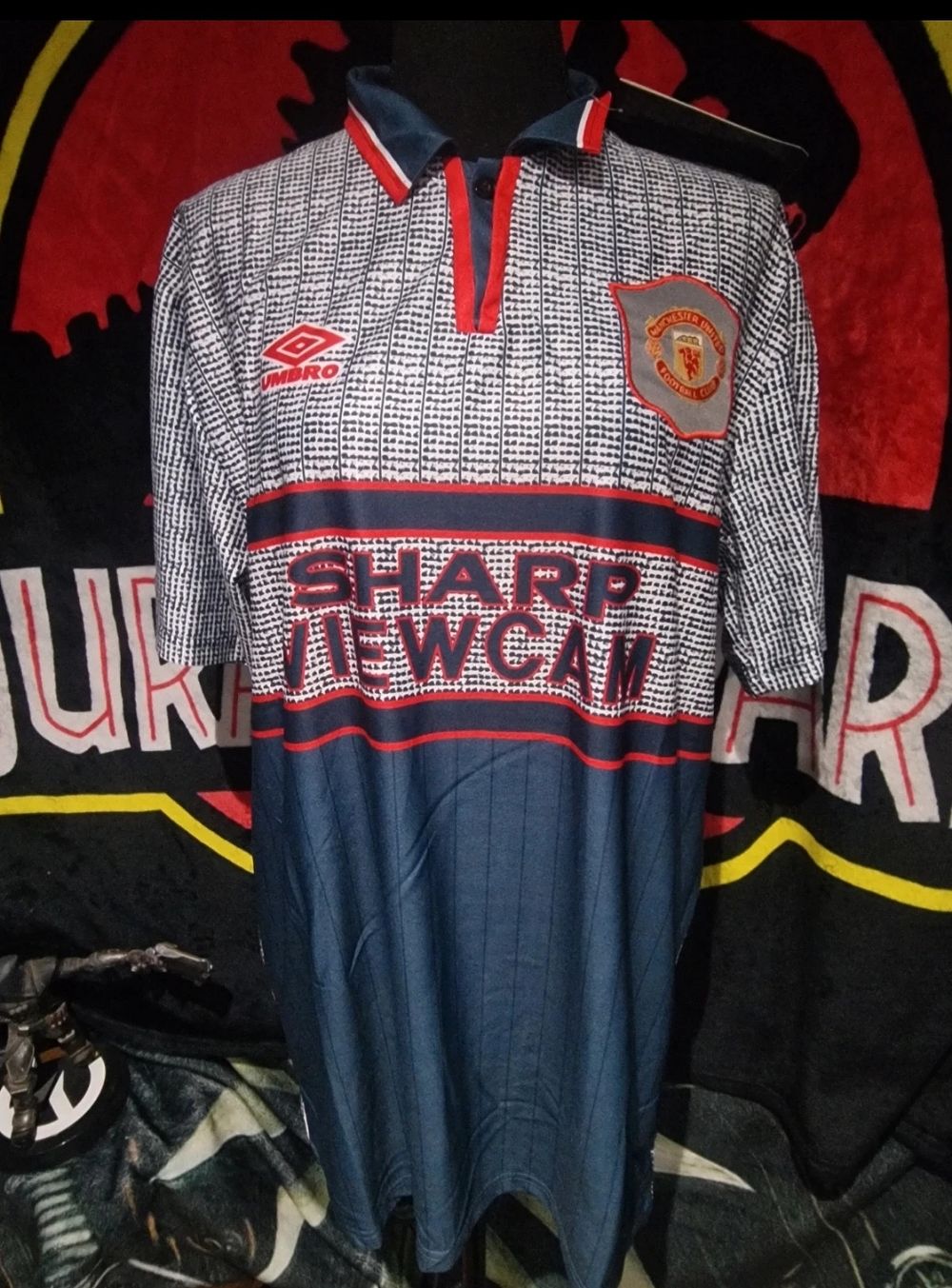 Lot 342: Manchester utd retro Jersey