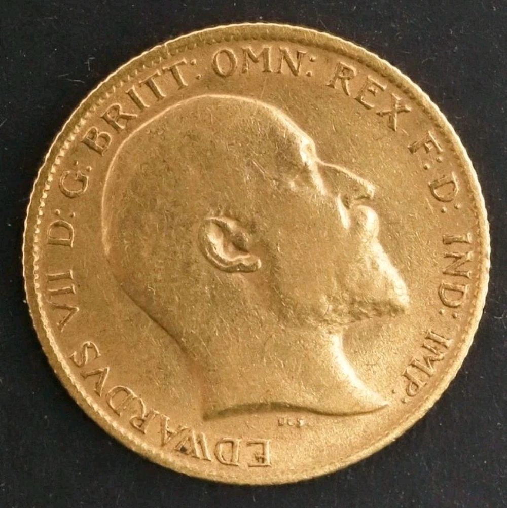 Lot 344: 22ct half sovereign