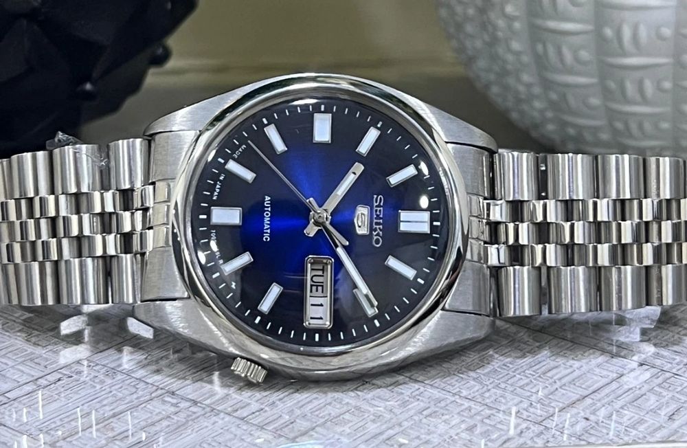 Lot 345: Seiko 5 automatic watch
