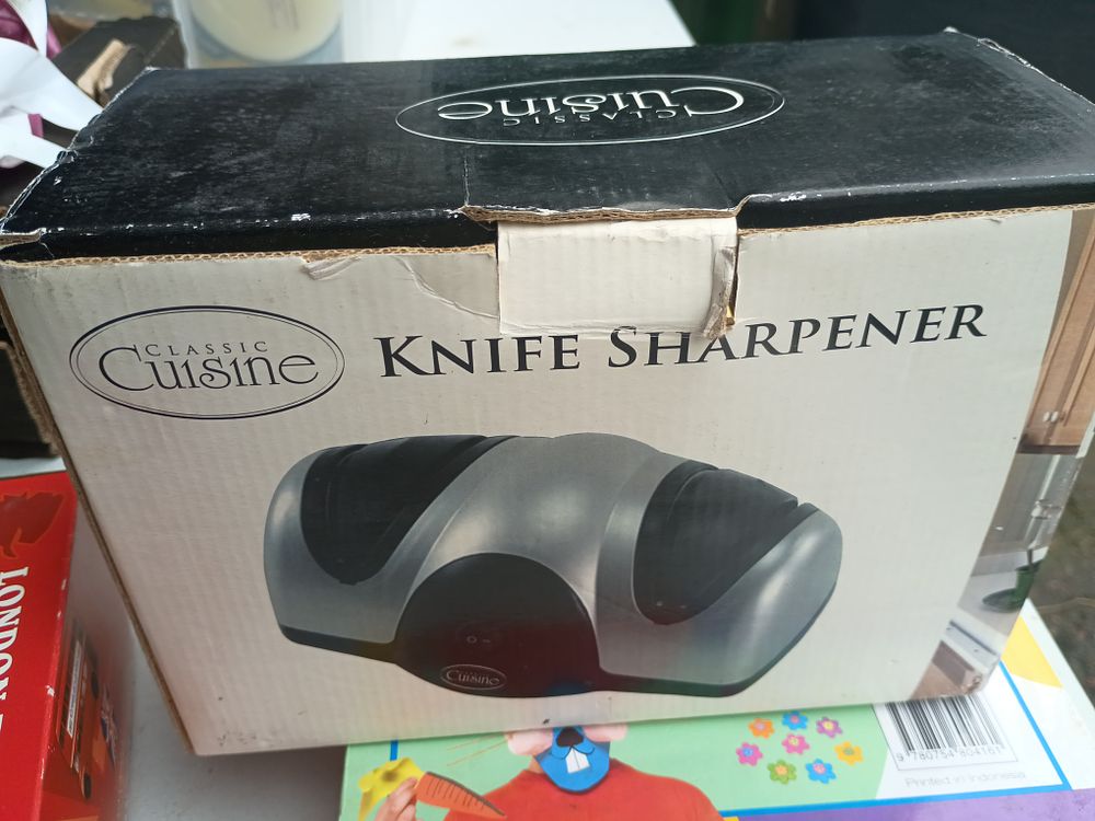 Lot 361: Knife sharpener boxed