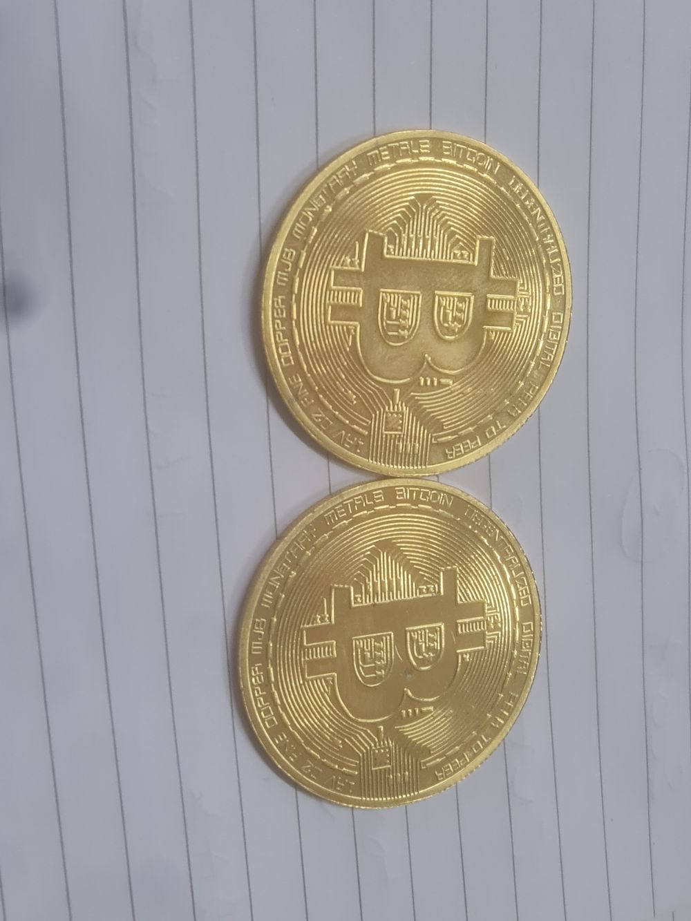 Lot 273: 2 collectors coins