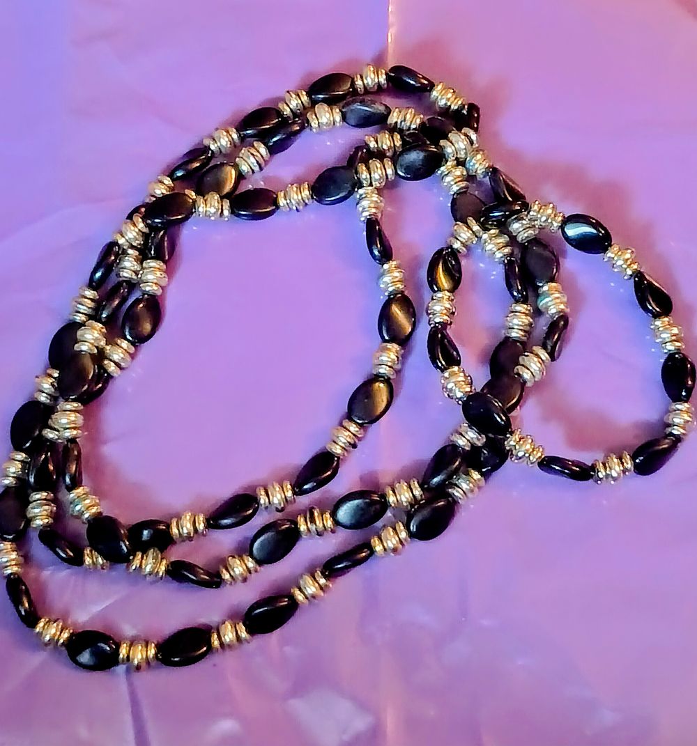Lot 317: Detailed Necklace & Matching Bracelet